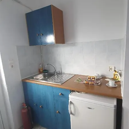 Aparthotel Nikos *