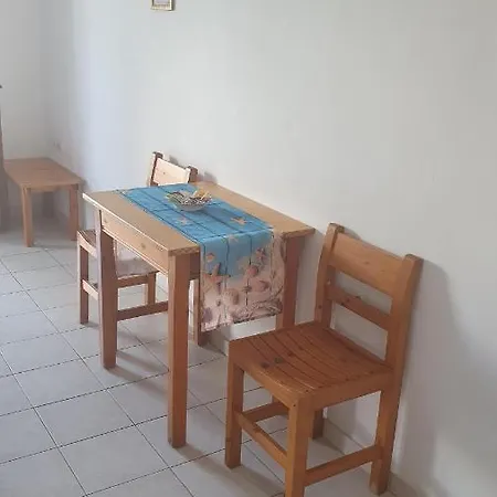 Nikos Aparthotel