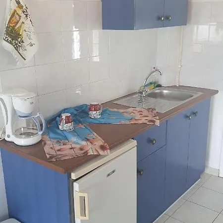 Aparthotel Nikos *