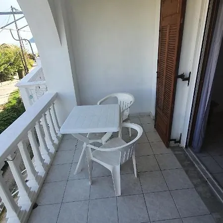 Nikos Aparthotel *